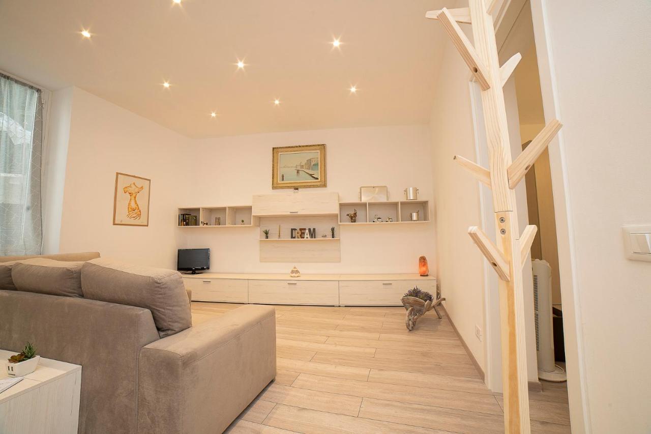 Casa Donna Lidia Apartment Savona Bagian luar foto