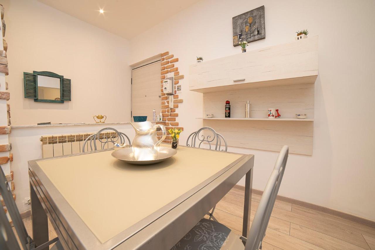 Casa Donna Lidia Apartment Savona Bagian luar foto